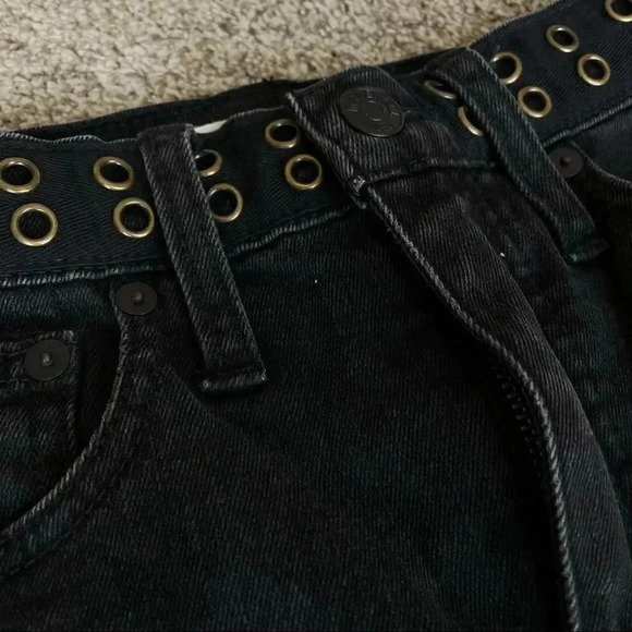 Madewell  | Classic Straight Jeans in Lunar Wash: Grommet Edition - Picture 10 of 15